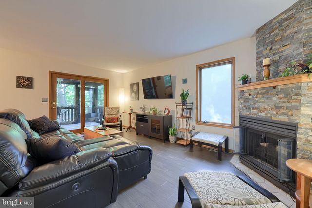 835 VERDEN DR, Hummelstown, PA 17036