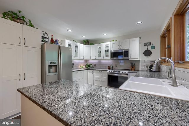 835 VERDEN DR, Hummelstown, PA 17036