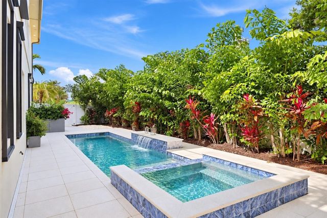 1805 GOLDENROD STREET, Sarasota, FL 34239