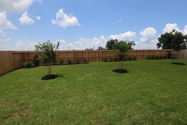 13010 Old Fashion Circle, Mont Belvieu, TX 77535