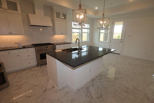 13010 Old Fashion Circle, Mont Belvieu, TX 77535
