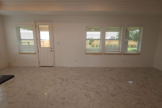 13010 Old Fashion Circle, Mont Belvieu, TX 77535