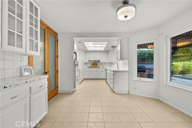 11926 Rexbon, Granada Hills (los Angeles), CA 91344