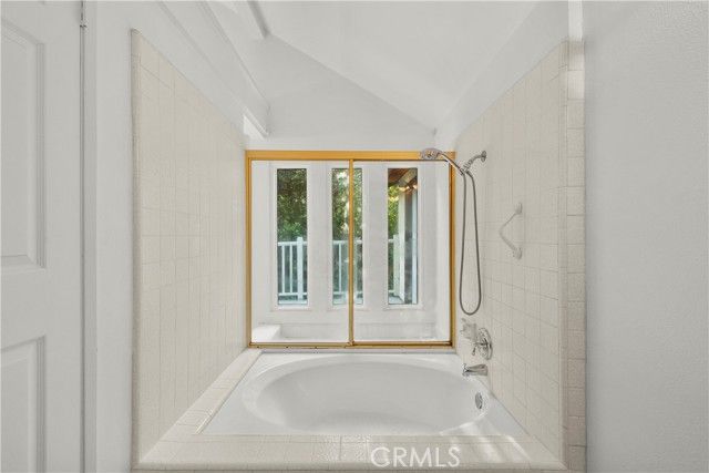 11926 Rexbon, Granada Hills (los Angeles), CA 91344