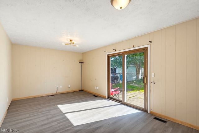 1295 Mohegan Trail, Willoughby, OH 44094