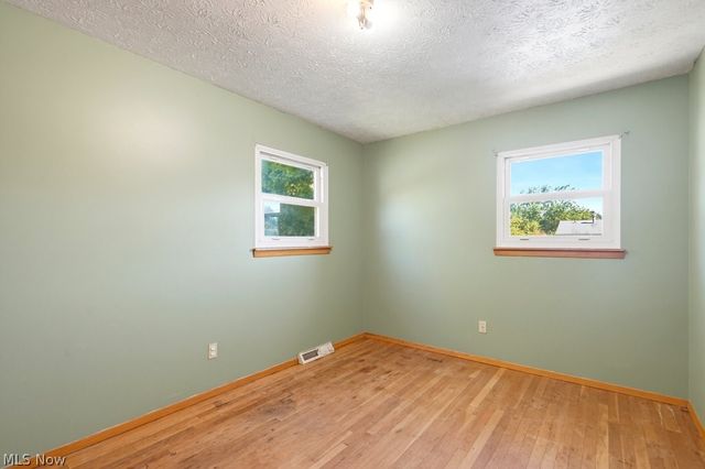 1295 Mohegan Trail, Willoughby, OH 44094