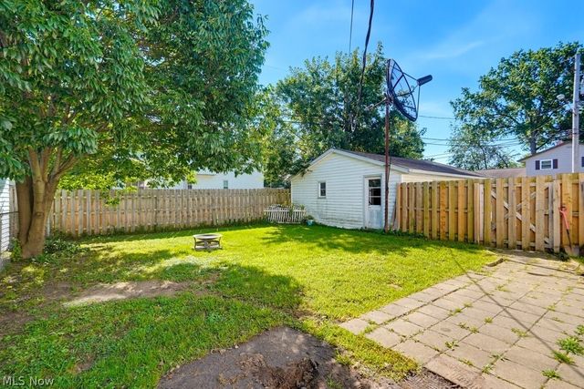 1295 Mohegan Trail, Willoughby, OH 44094