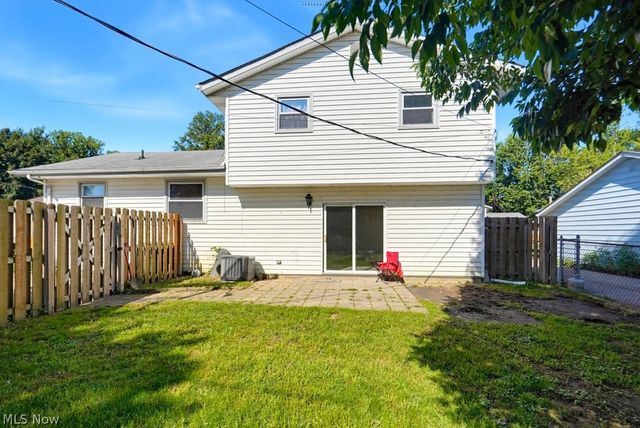 1295 Mohegan Trail, Willoughby, OH 44094