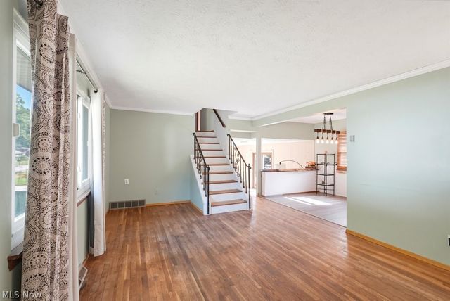 1295 Mohegan Trail, Willoughby, OH 44094