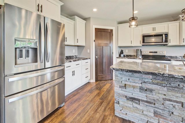 W7431 White Oak Run, Pardeeville, WI 53954