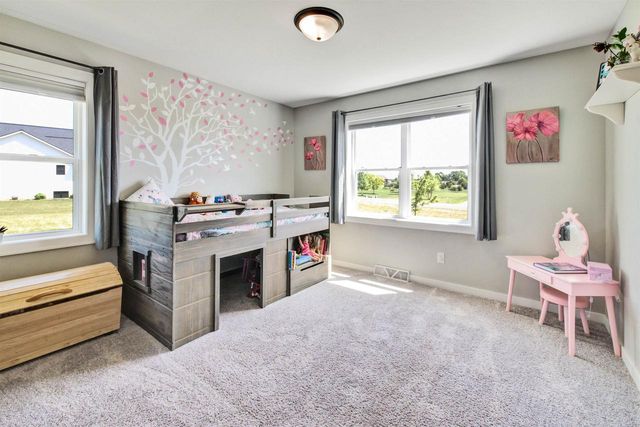 W7431 White Oak Run, Pardeeville, WI 53954