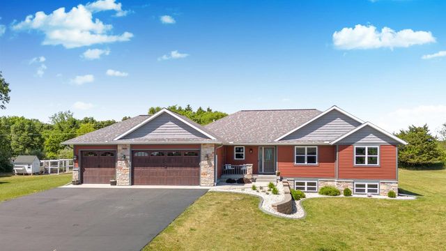 W7431 White Oak Run, Pardeeville, WI 53954