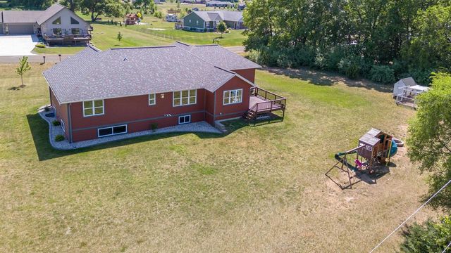 W7431 White Oak Run, Pardeeville, WI 53954