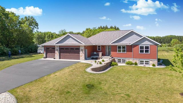 W7431 White Oak Run, Pardeeville, WI 53954
