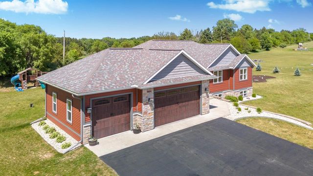 W7431 White Oak Run, Pardeeville, WI 53954