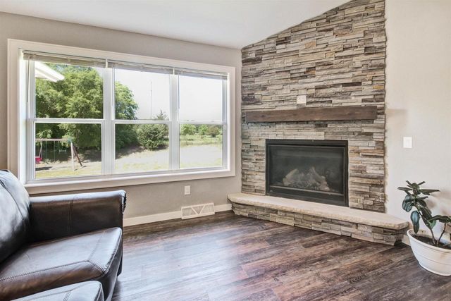 W7431 White Oak Run, Pardeeville, WI 53954