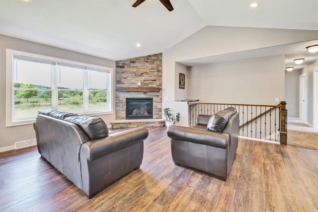 W7431 White Oak Run, Pardeeville, WI 53954