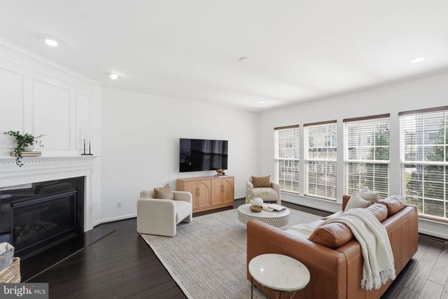 42637 WILLOW BEND DR, Brambleton, VA 20148