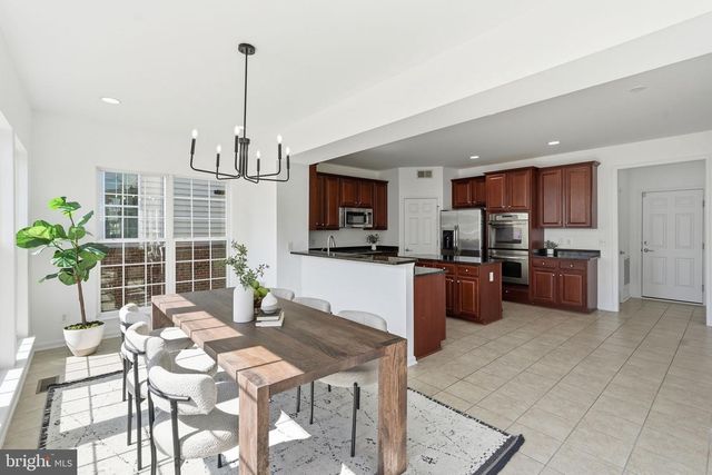 42637 WILLOW BEND DR, Brambleton, VA 20148