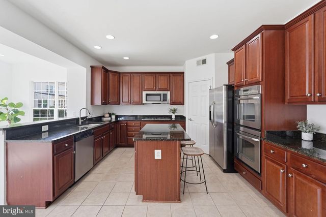 42637 WILLOW BEND DR, Brambleton, VA 20148