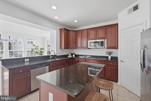 42637 WILLOW BEND DR, Brambleton, VA 20148