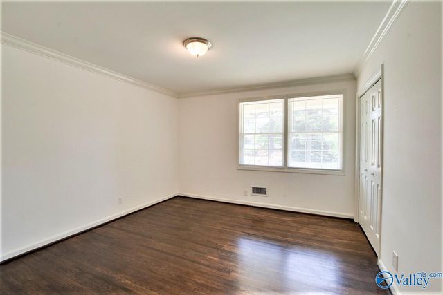 5630 Woodridge Drive, Huntsville, AL 35802