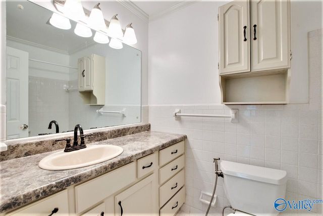 5630 Woodridge Drive, Huntsville, AL 35802