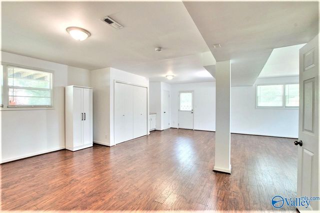 5630 Woodridge Drive, Huntsville, AL 35802