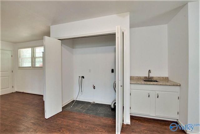 5630 Woodridge Drive, Huntsville, AL 35802