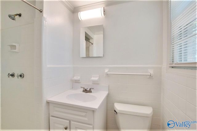 5630 Woodridge Drive, Huntsville, AL 35802