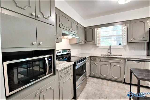 5630 Woodridge Drive, Huntsville, AL 35802