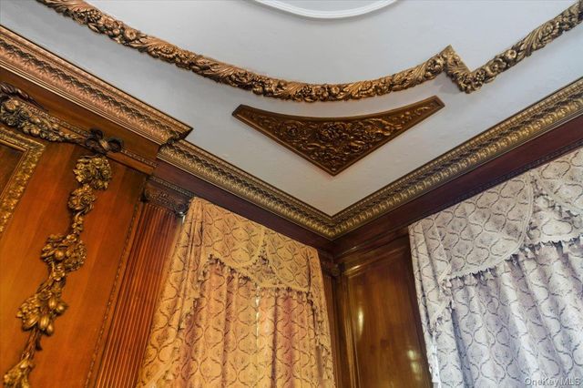 8 Eastway, Bronxville, NY 10708