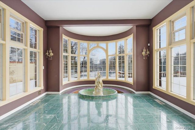 8 Eastway, Bronxville, NY 10708