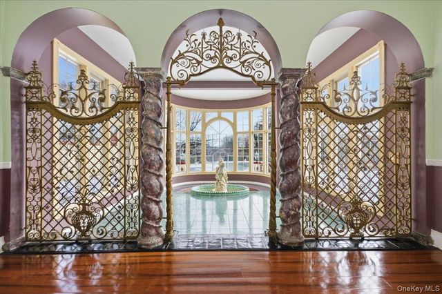 8 Eastway, Bronxville, NY 10708