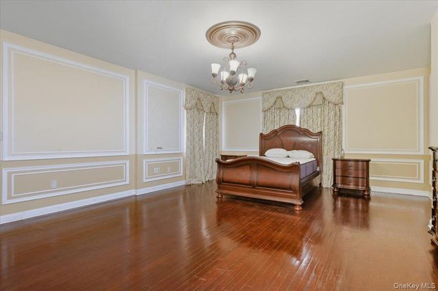 8 Eastway, Bronxville, NY 10708