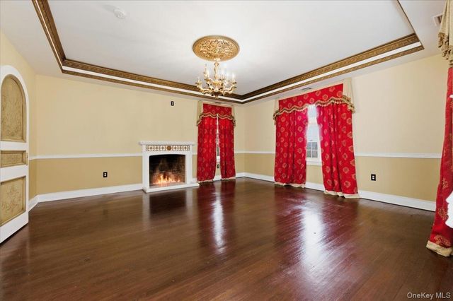 8 Eastway, Bronxville, NY 10708