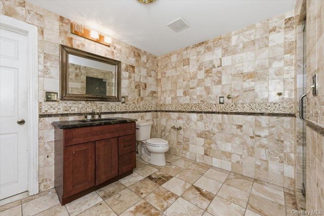 8 Eastway, Bronxville, NY 10708