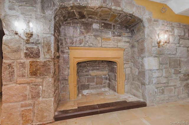 8 Eastway, Bronxville, NY 10708