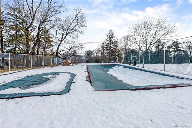 8 Eastway, Bronxville, NY 10708