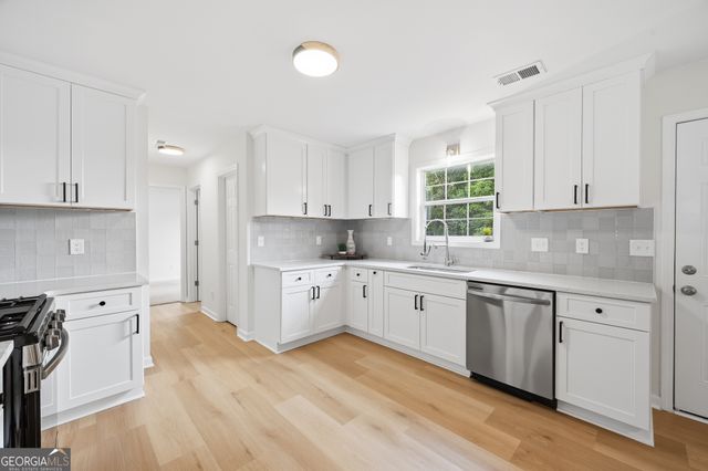 519 Hillcrest Cross Road, Canton, GA 30115