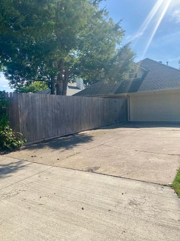 17804 Hillcrest Road, Dallas, TX 75252