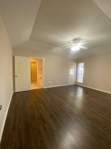 17804 Hillcrest Road, Dallas, TX 75252