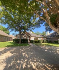 17804 Hillcrest Road, Dallas, TX 75252