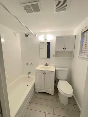 25 E ROSEVEAR STREET, Orlando, FL 32804