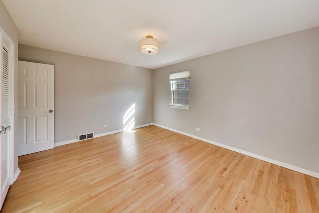 1445 N Webster Street, Naperville, IL 60563