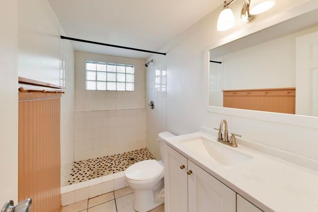 1445 N Webster Street, Naperville, IL 60563
