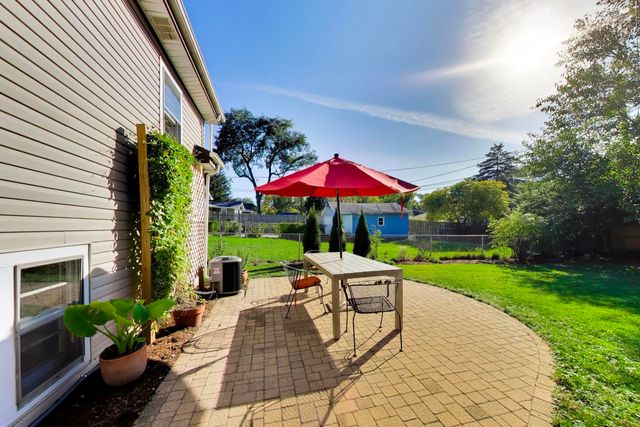 1445 N Webster Street, Naperville, IL 60563