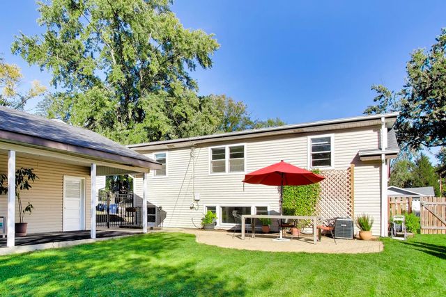 1445 N Webster Street, Naperville, IL 60563