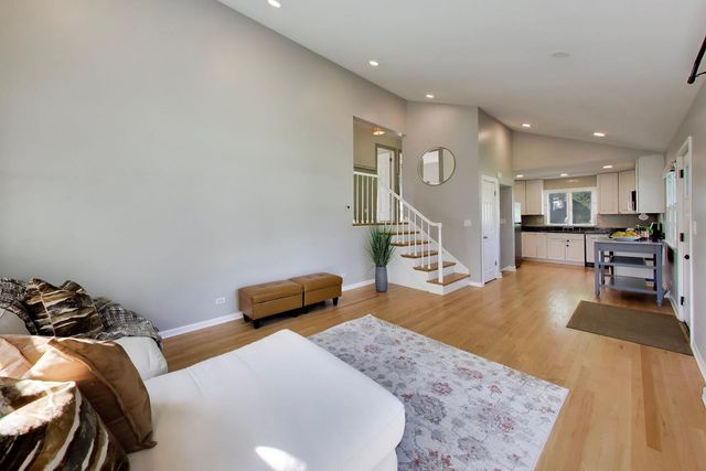 1445 N Webster Street, Naperville, IL 60563