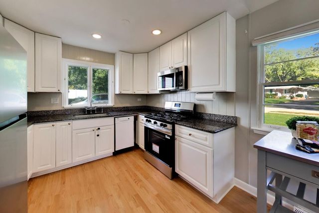 1445 N Webster Street, Naperville, IL 60563